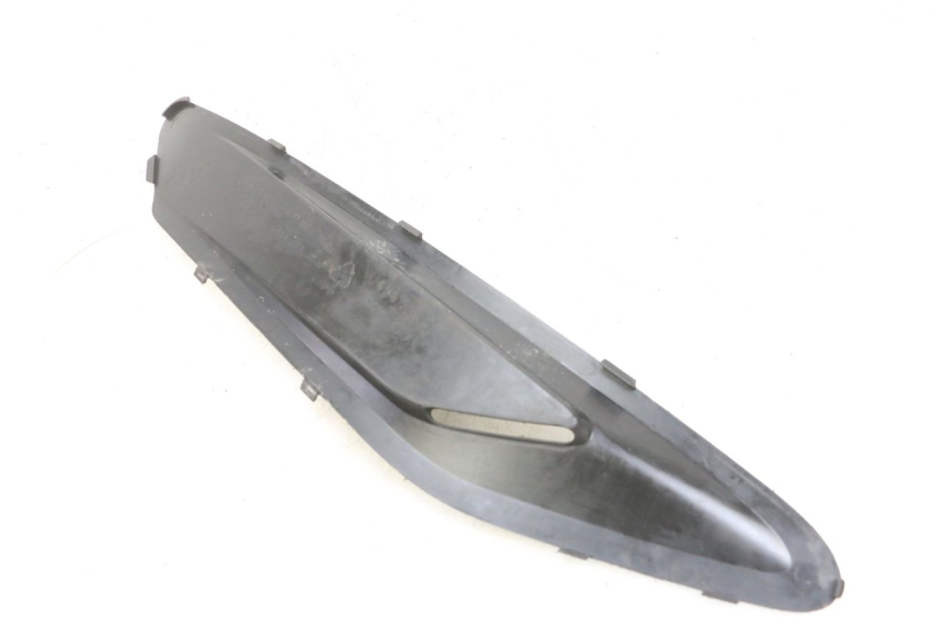 photo de LEFT MIDDLE FLOOR PANEL SYM GTS EVO 125 (2009 - 2013) - Zoom on usage condition