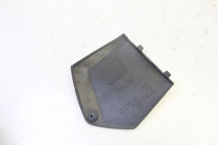 photo de LEFT MIDDLE FLOOR PANEL PIAGGIO MP3 125 (2006 - 2014)