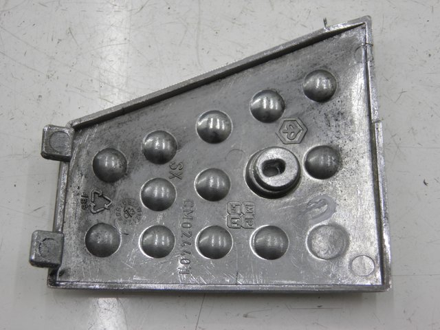 photo de LEFT MIDDLE FLOOR PANEL PIAGGIO X8 125 (2004 - 2007) - Component detail