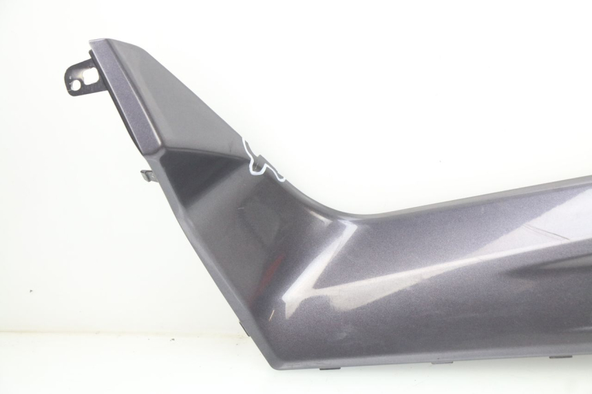 photo de LEFT FOOTREST BRACKET YAMAHA XMAX X-MAX 125 (2006 - 2009) - Surface and material condition