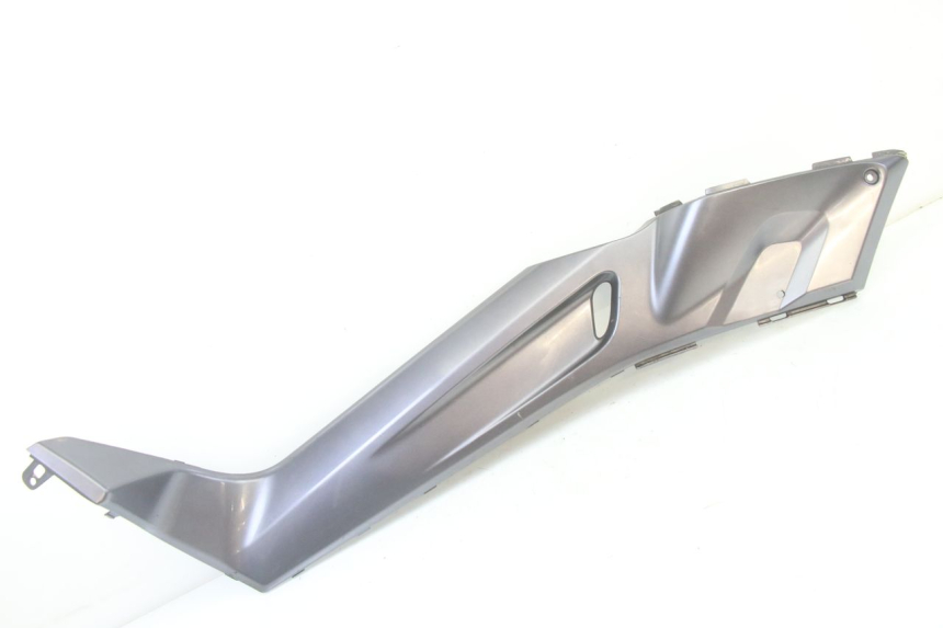 photo de LEFT FOOTREST BRACKET YAMAHA XMAX X-MAX 125 (2006 - 2009)