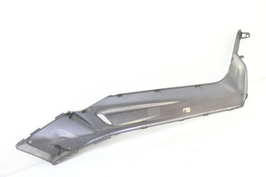 photo de LEFT FOOTREST BRACKET YAMAHA XMAX X-MAX 125 (2006 - 2009)