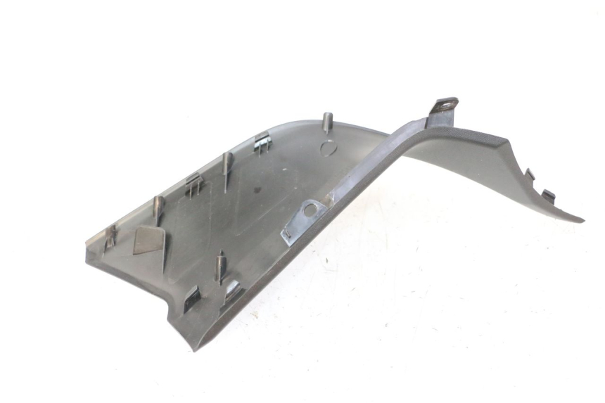 photo de LEFT MIDDLE FLOOR PANEL YAMAHA XMAX X-MAX 125 (2021 - 2025)