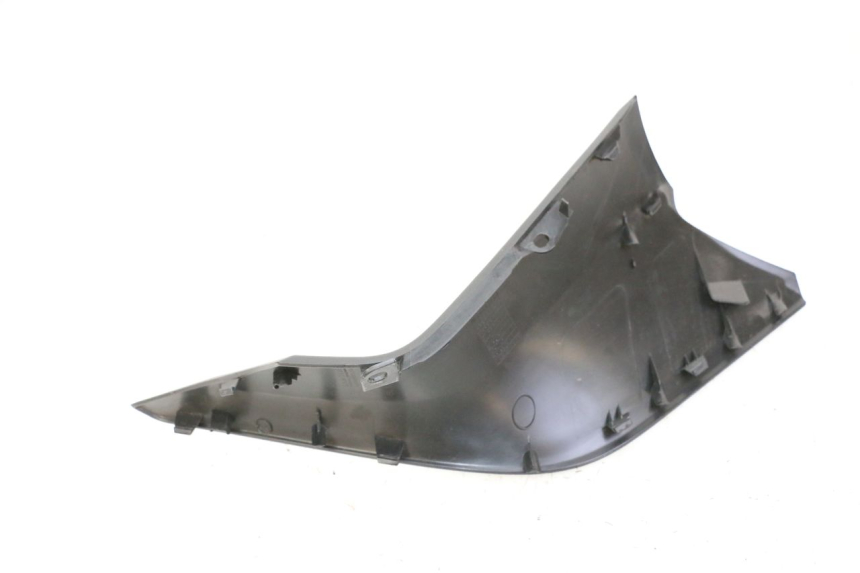 photo de LEFT MIDDLE FLOOR PANEL YAMAHA XMAX X-MAX 125 (2021 - 2025)