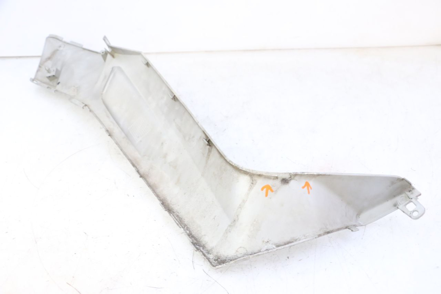 photo de LEFT MIDDLE FLOOR PANEL YAMAHA X-MAX XMAX 250 (2006 - 2009)