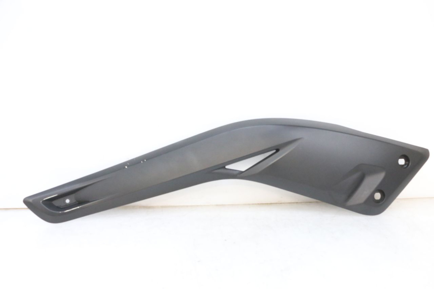 photo de LEFT MIDDLE FLOOR PANEL YAMAHA X-MAX XMAX 125 (2010 - 2014)