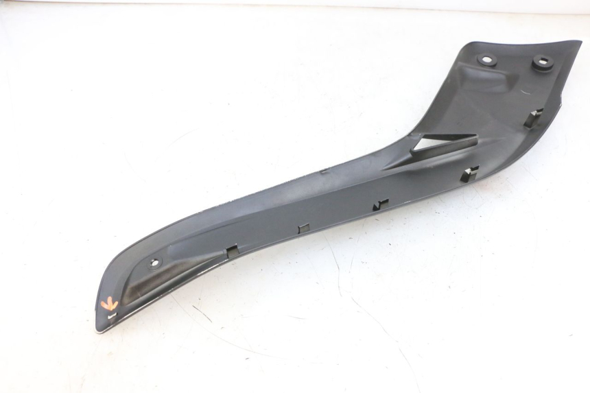 photo de LEFT MIDDLE FLOOR PANEL YAMAHA X-MAX XMAX 125 (2010 - 2014)
