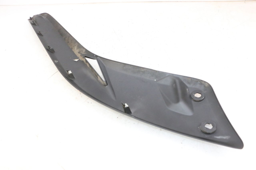 photo de LEFT MIDDLE FLOOR PANEL YAMAHA X-MAX XMAX 125 (2010 - 2013) - Component detail
