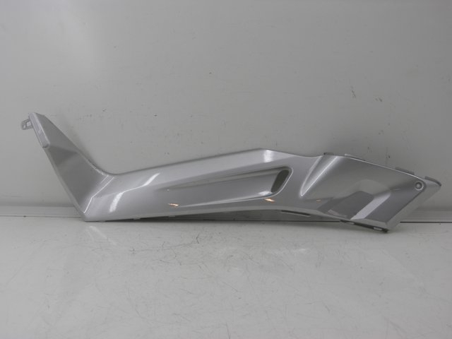 photo de LEFT FOOTREST BRACKET YAMAHA XMAX X-MAX 125 (2006 - 2009)