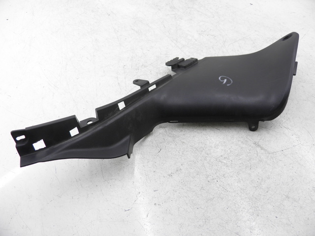 photo de LEFT MIDDLE FLOOR PANEL YAMAHA XP T-MAX TMAX 500 (2004 - 2007)