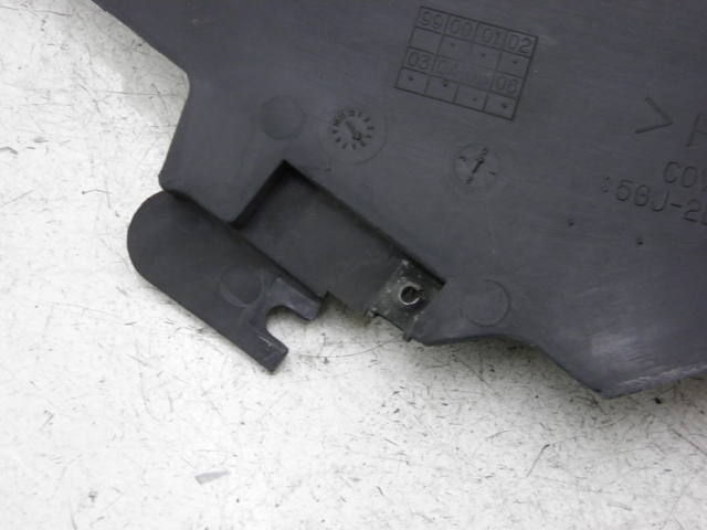 photo de LEFT MIDDLE FLOOR PANEL YAMAHA XP T-MAX TMAX 500 (2004 - 2007)