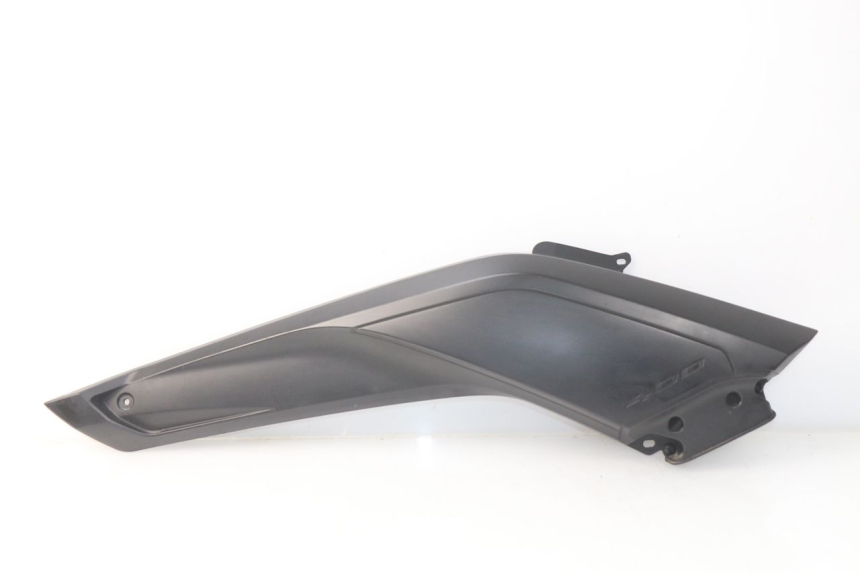 photo de LEFT MIDDLE FLOOR PANEL YAMAHA YP X-MAX XMAX 400 (2014 - 2017)