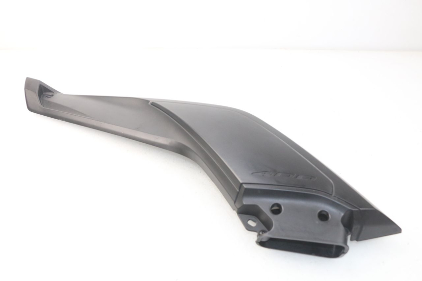 photo de LEFT MIDDLE FLOOR PANEL YAMAHA YP X-MAX XMAX 400 (2014 - 2017)