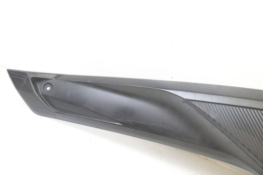 photo de LEFT MIDDLE FLOOR PANEL YAMAHA YP X-MAX XMAX 400 (2014 - 2017)