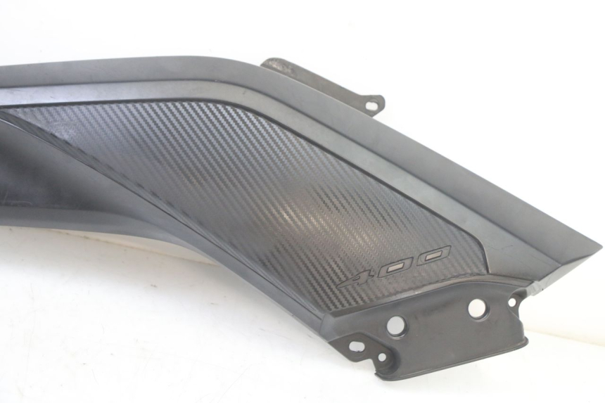photo de LEFT MIDDLE FLOOR PANEL YAMAHA YP X-MAX XMAX 400 (2014 - 2017)