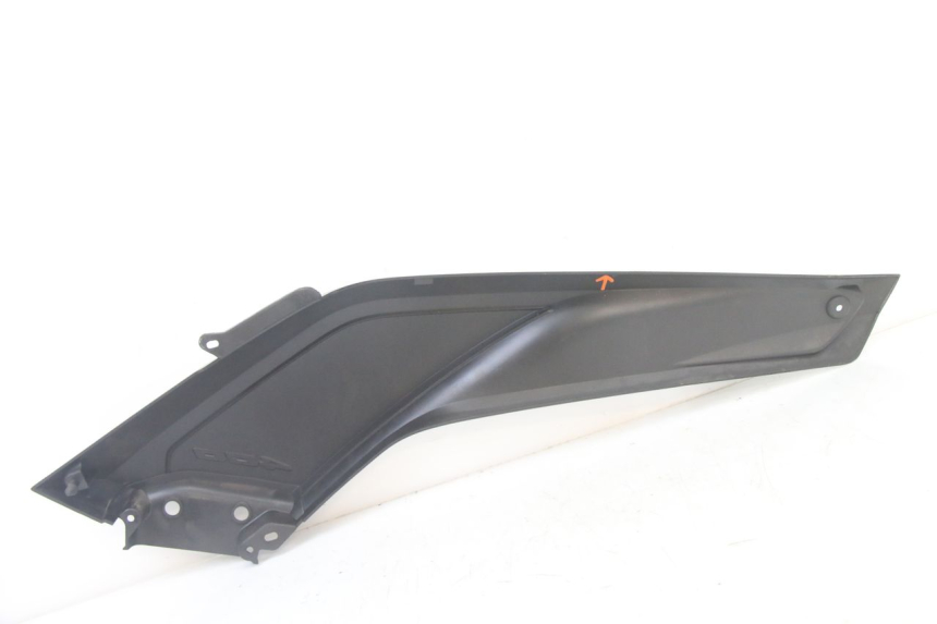 photo de LEFT MIDDLE FLOOR PANEL YAMAHA YP X-MAX XMAX 400 (2014 - 2017)
