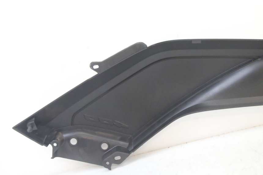 photo de LEFT MIDDLE FLOOR PANEL YAMAHA YP X-MAX XMAX 400 (2014 - 2017)
