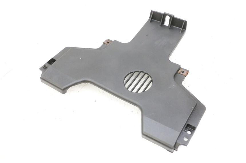 photo de MIDDLE FLOOR PANEL PIAGGIO MP3 HPE 350 (2018 - 2020) - Technical close-up