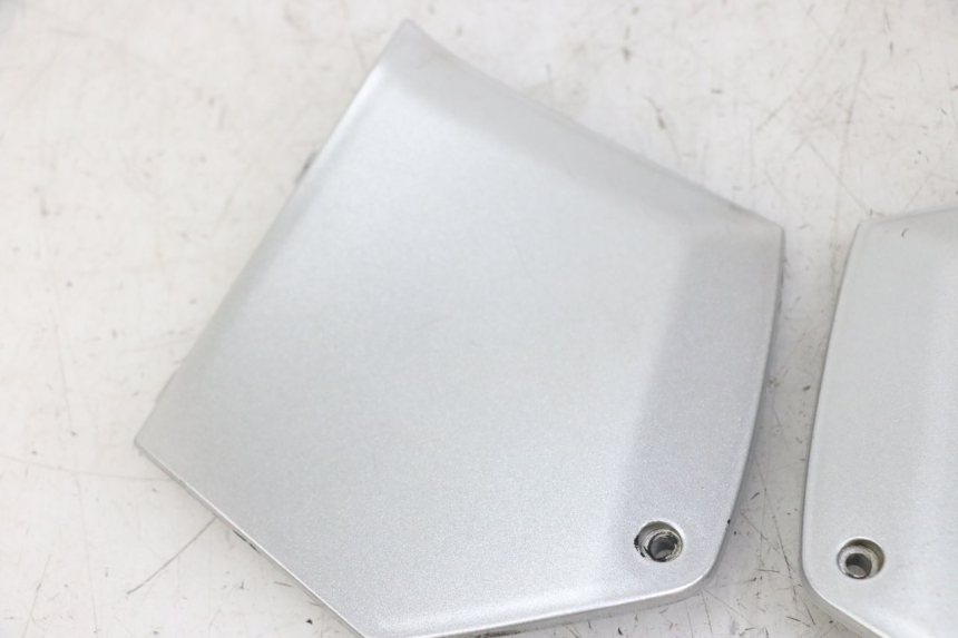photo de FOOTREST JUNCTION PIAGGIO MP3 LT 400 (2007 - 2012)