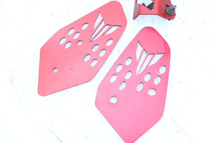 photo de MIDDLE FLOOR PANEL YAMAHA MT-07 MT07 ABS 700 (2018 - 2020) - Fixing points details