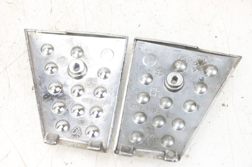 photo de FOOTREST JUNCTION PIAGGIO X8 125 (2004 - 2007) - Alternative perspective