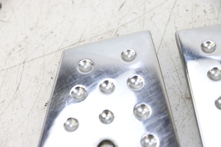 photo de FOOTREST JUNCTION PIAGGIO X8 125 (2004 - 2007) - Product overview