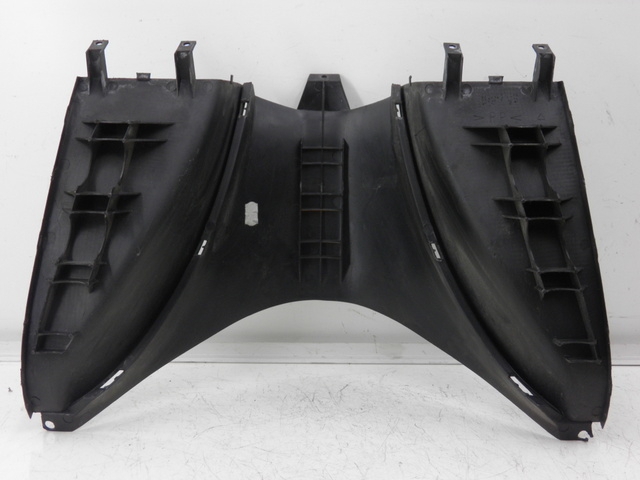 photo de MIDDLE FLOOR PANEL YAMAHA YP MAJESTY 125 (2007 - 2010)