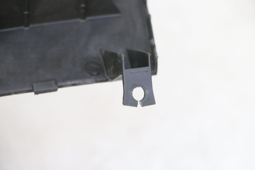 photo de MIDDLE FLOOR PANEL YAMAHA YP MAJESTY 125 (2007 - 2010)