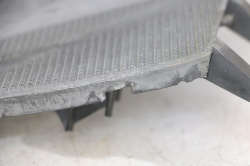 photo de MIDDLE FLOOR PANEL YAMAHA YP MAJESTY 125 (2007 - 2010)