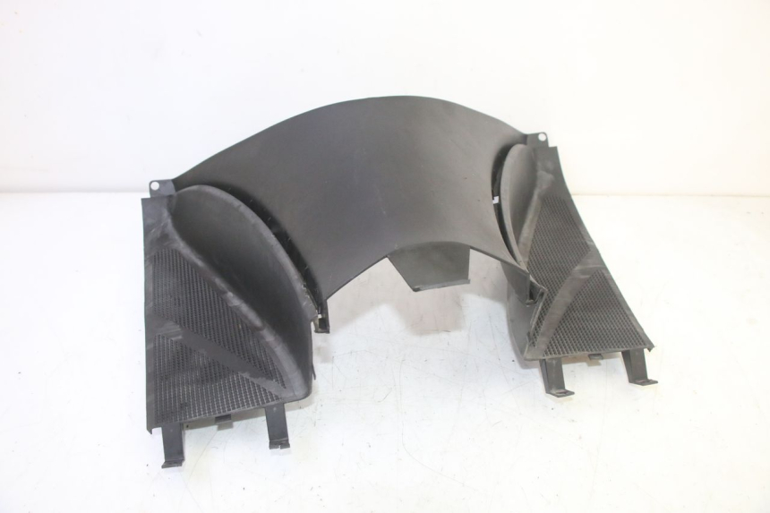 photo de MIDDLE FLOOR PANEL YAMAHA YP MAJESTY 125 (2002 - 2006) - Technical close-up