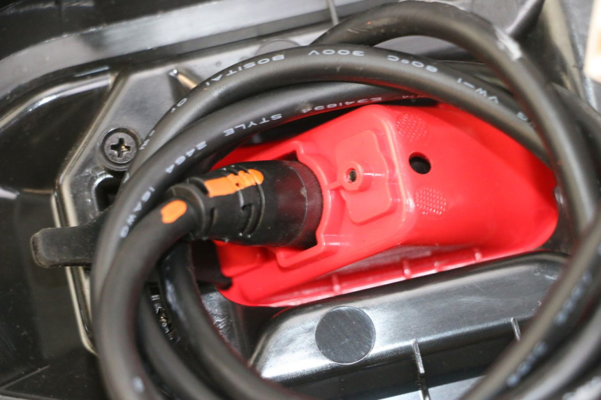 photo de MIDDLE FLOOR PANEL SEGWAY NINEBOT ZT3 PRO 1