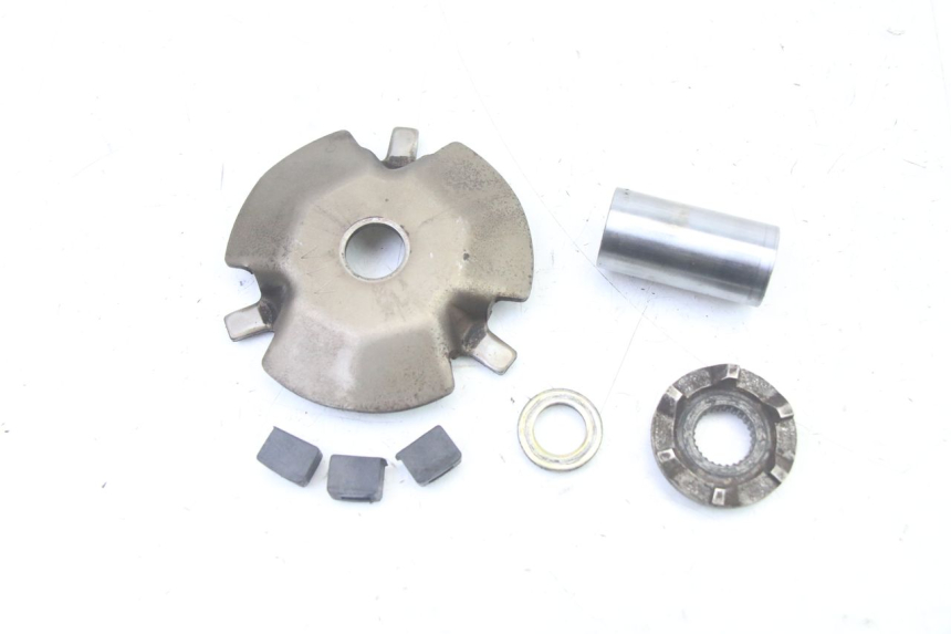 photo de VARIATOR BACK PLATE PEUGEOT TWEET 4T 50 (2014 - 2019)