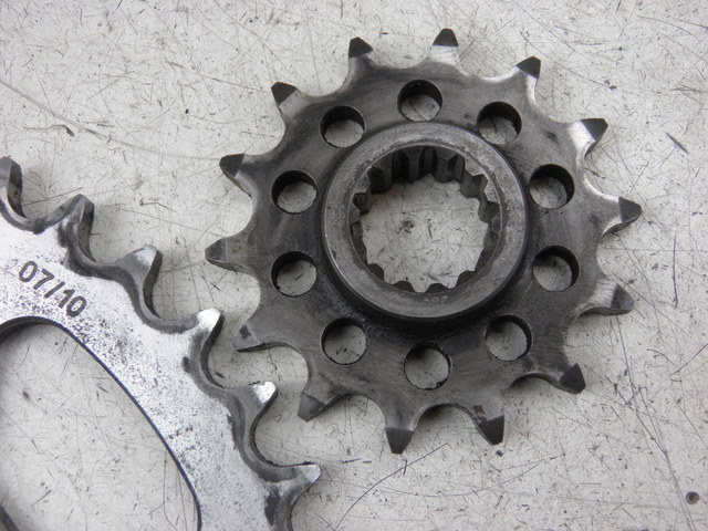 photo de CHAIN SPROCKET KIT DUCATI ST3 ABS 992 (2006 - 2007) - Zoom on usage condition
