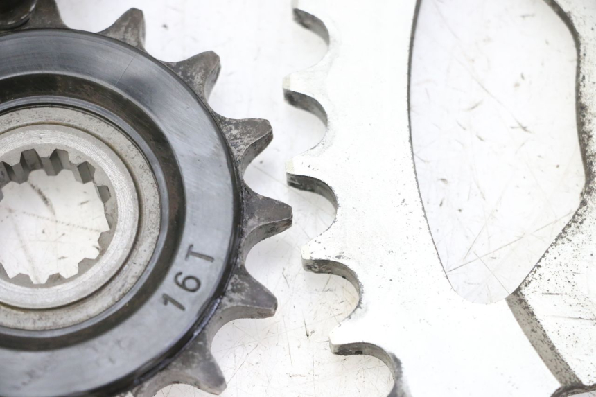 photo de CHAIN SPROCKET KIT YAMAHA FZ6 FAZER S2 600 (2007 - 2011)