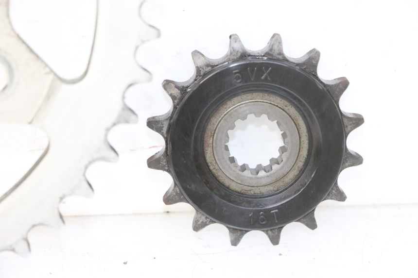 photo de CHAIN SPROCKET KIT YAMAHA FZ6 FAZER S2 600 (2007 - 2011)