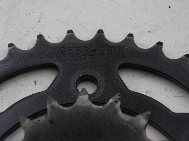 photo de CHAIN SPROCKET KIT KAWASAKI ZEPHYR 550 (1991 - 1998) - Component detail