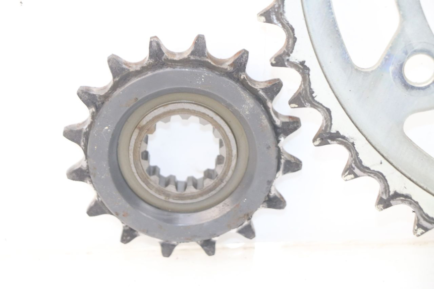 photo de CHAIN SPROCKET KIT YAMAHA FZ8 800 (2010 - 2016)