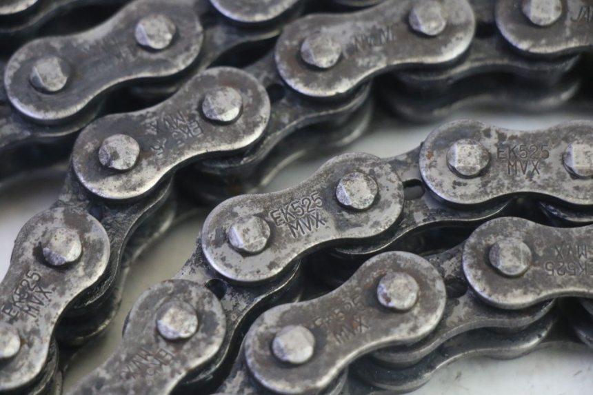 photo de CHAIN SPROCKET KIT KAWASAKI ZR 7 750 (1999 - 2001) - Surface and material condition