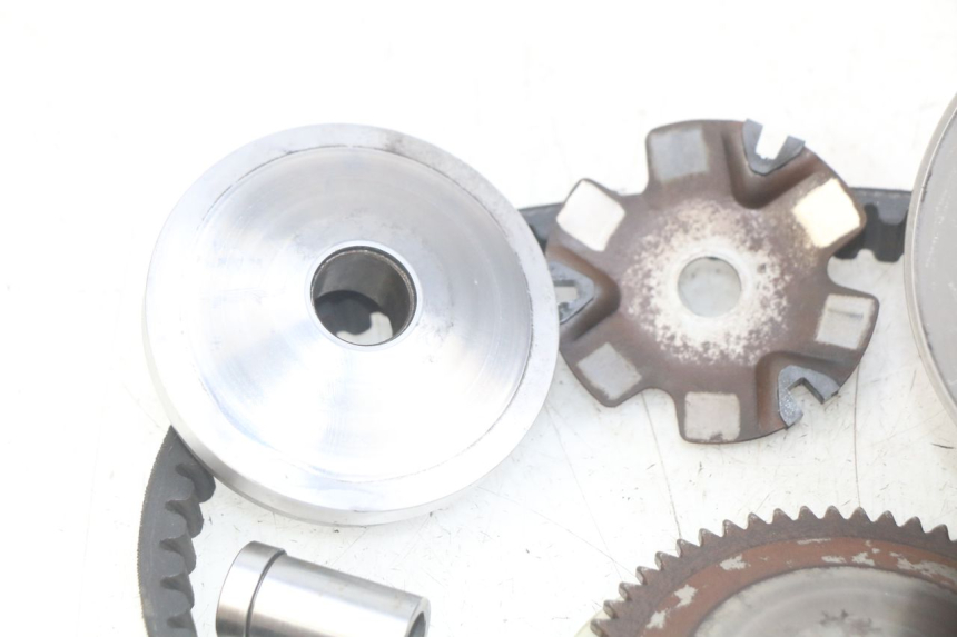 photo de CLUTCH VARIATOR KIT KYMCO AGILITY 4T 50 (2005 - 2018)