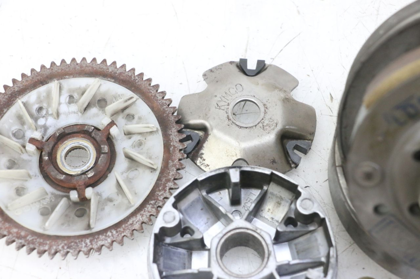 photo de CLUTCH VARIATOR KIT KYMCO AGILITY 4T 50 (2005 - 2018)