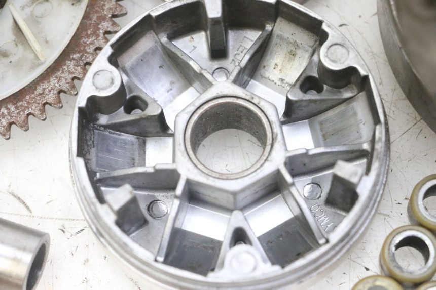 photo de CLUTCH VARIATOR KIT KYMCO AGILITY 4T 50 (2005 - 2018)