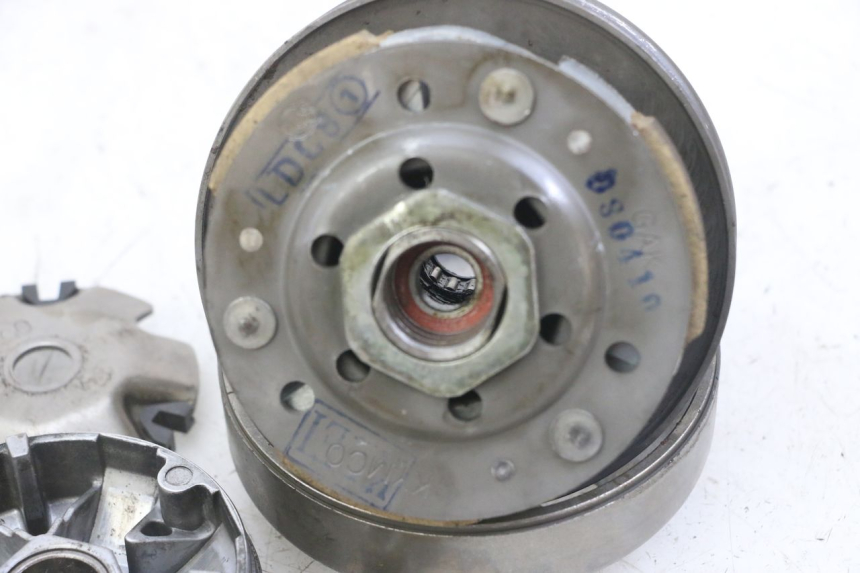 photo de CLUTCH VARIATOR KIT KYMCO AGILITY 4T 50 (2005 - 2018)