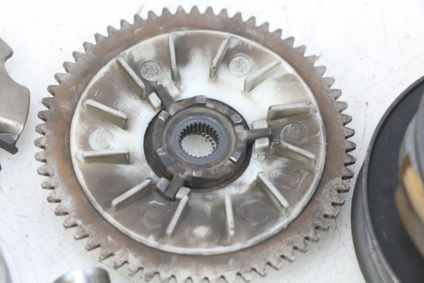 photo de CLUTCH VARIATOR KIT UNIVERSAL BIKE RETRO 50 (2019 - 2023)