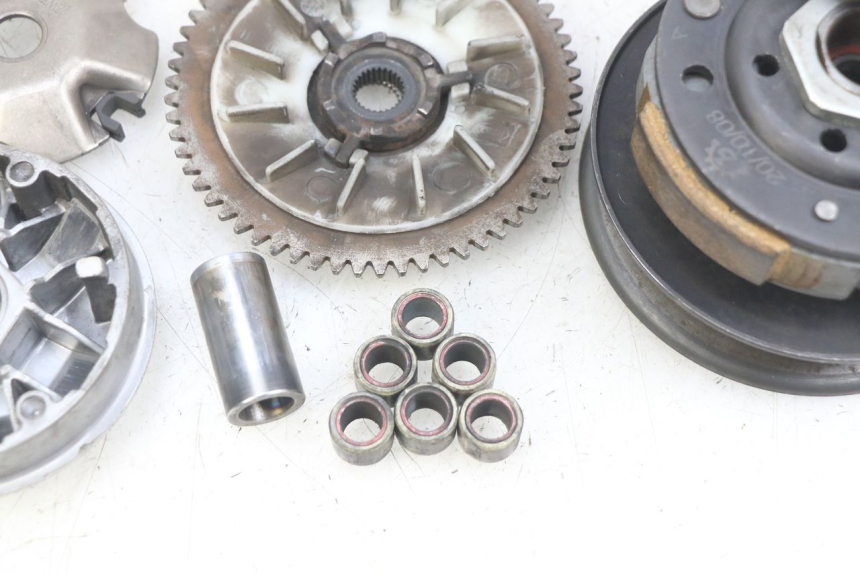 photo de CLUTCH VARIATOR KIT UNIVERSAL BIKE RETRO 50 (2019 - 2023)