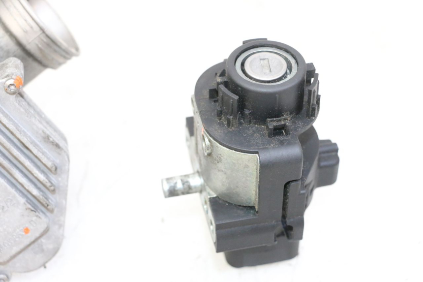 photo de LOCK SET KEY ECU PIAGGIO MP3 500 (2014 - 2016)