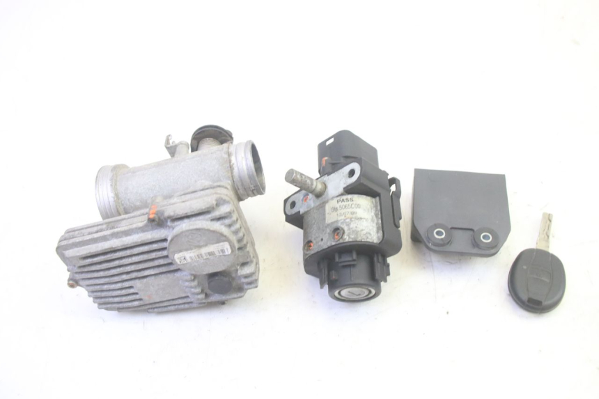 photo de LOCK SET KEY ECU PIAGGIO MP3 RL 250 (2007 - 2010) - Component detail