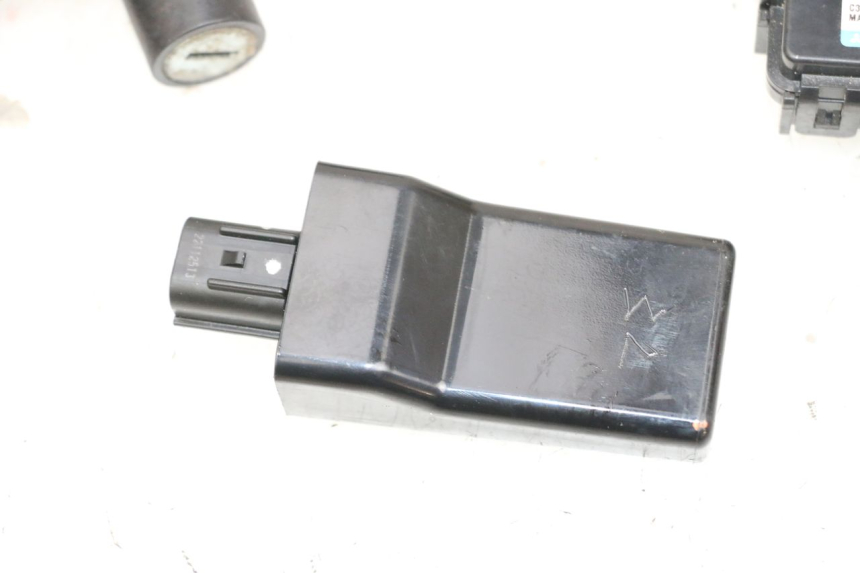 photo de LOCK SET KEY ECU YAMAHA NEO'S CORE 1 (2022 - 2026) - Additional view of the item