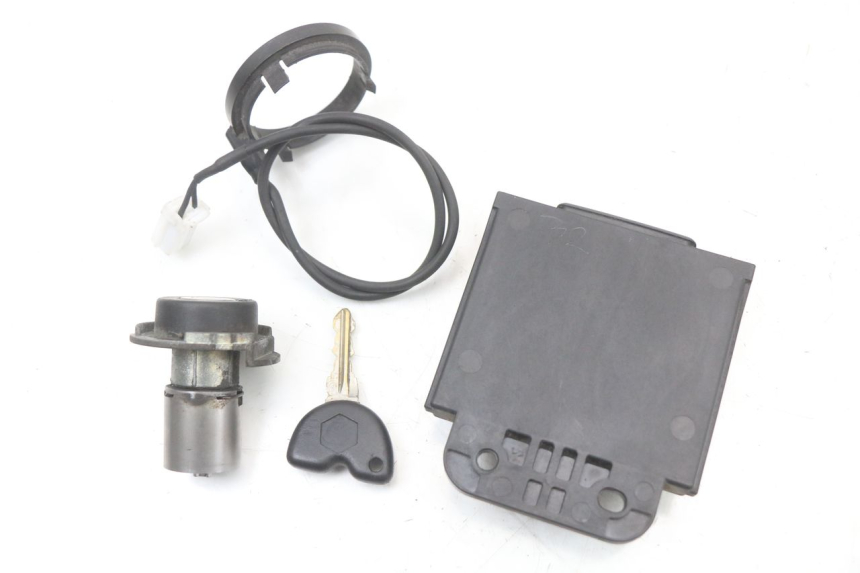 photo de LOCK KEY CDI IGNITION SWITCH KIT PIAGGIO X8 125 (2004 - 2007)