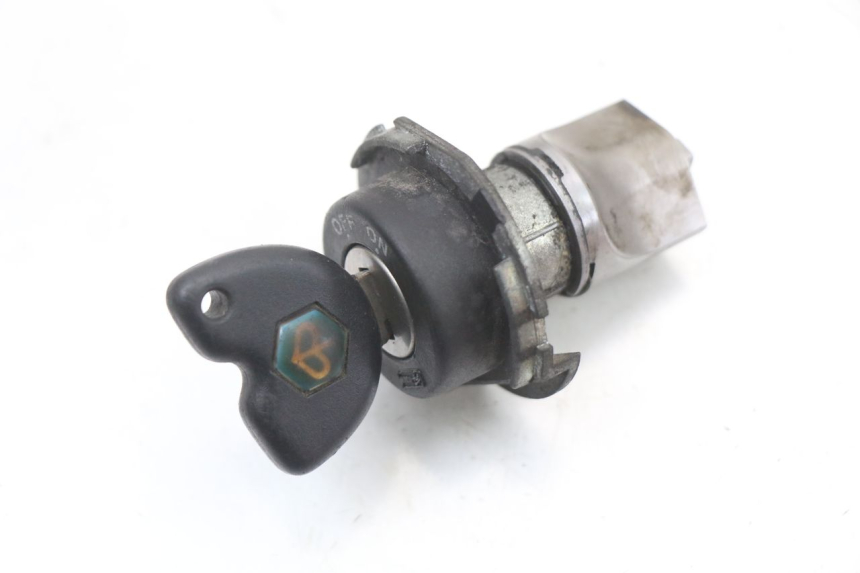 photo de LOCK KEY CDI IGNITION SWITCH KIT PIAGGIO X8 125 (2004 - 2007)