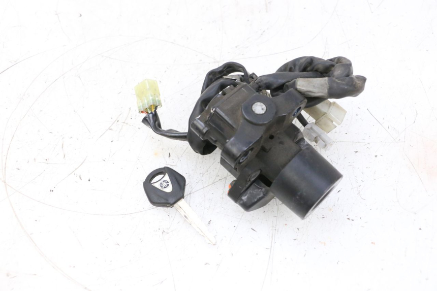 photo de LOCK SET KEY ECU YAMAHA TDM ABS 900 (2002 - 2014) - Alternative perspective